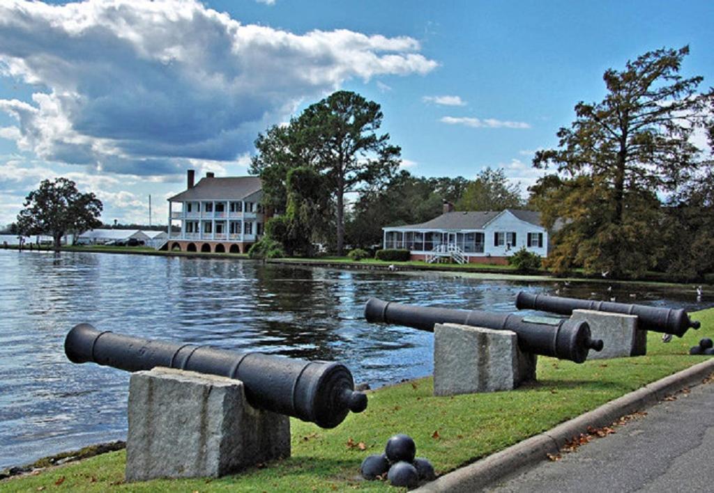 The Edenton Collection-Captain'S Quarters Inn Exterior photo