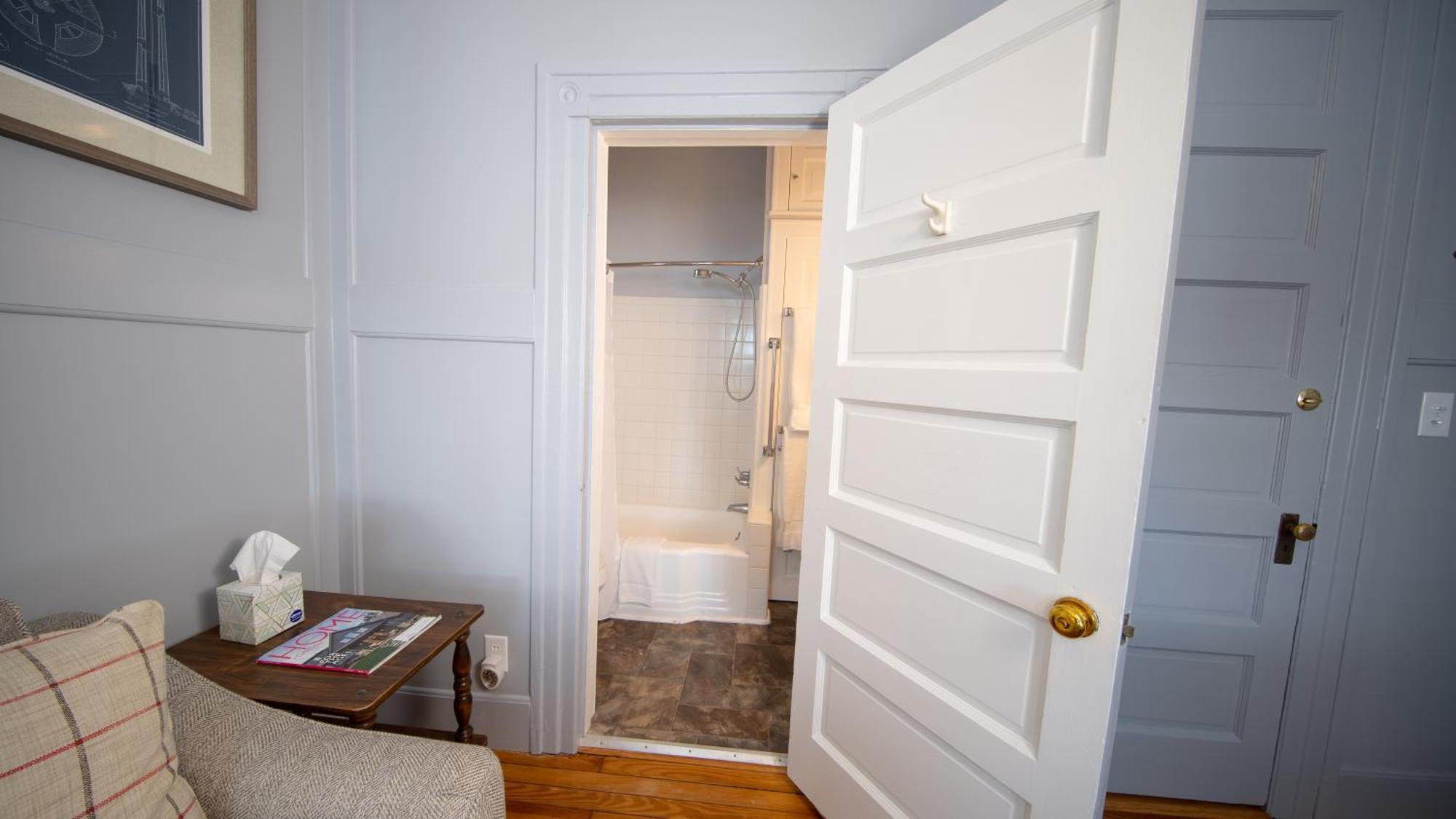 The Edenton Collection-Captain'S Quarters Inn Room photo
