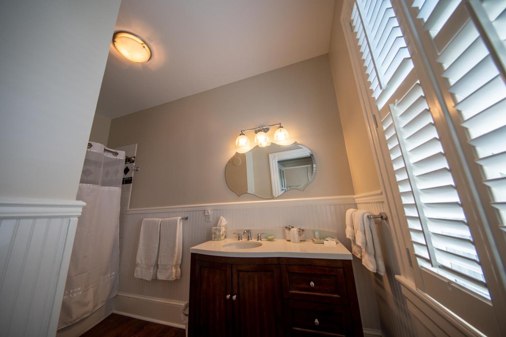 The Edenton Collection-Captain'S Quarters Inn Room photo